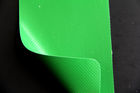 China สีเขียว / สีขาวผ้ากันเปื้อน PVC ทนไฟผ้าม่านด้านข้าง 30 * 30 distributor